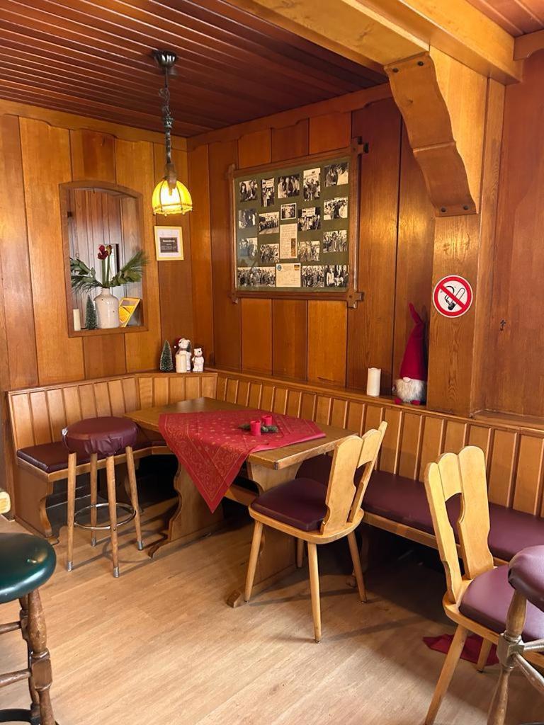 Haus Astenblick In Winterberg Fuer Bis Zu 35 Personen Fuer Wanderveranstaltungen Und Familienfeiern Exterior photo