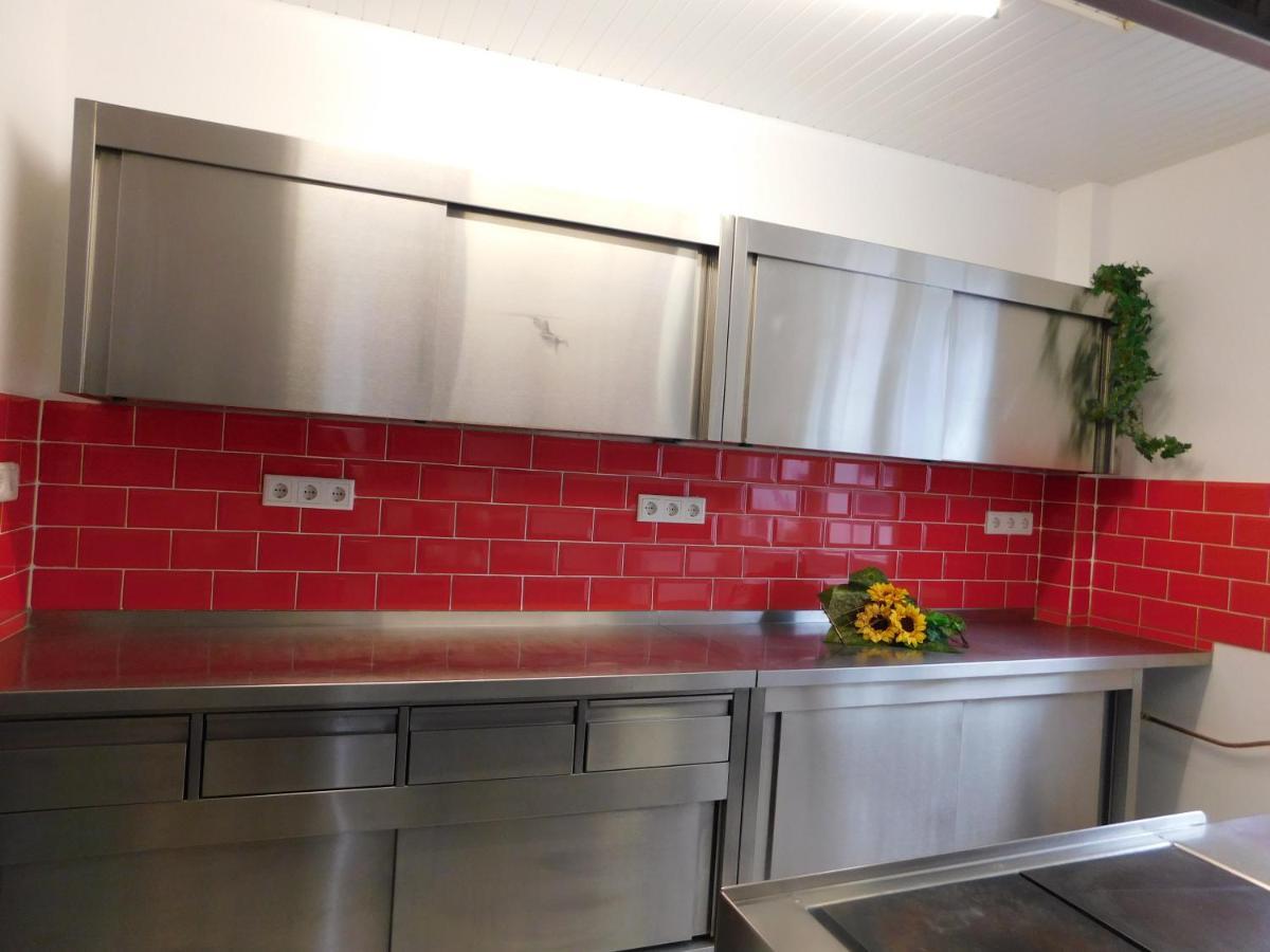 Haus Astenblick In Winterberg Fuer Bis Zu 35 Personen Fuer Wanderveranstaltungen Und Familienfeiern Exterior photo