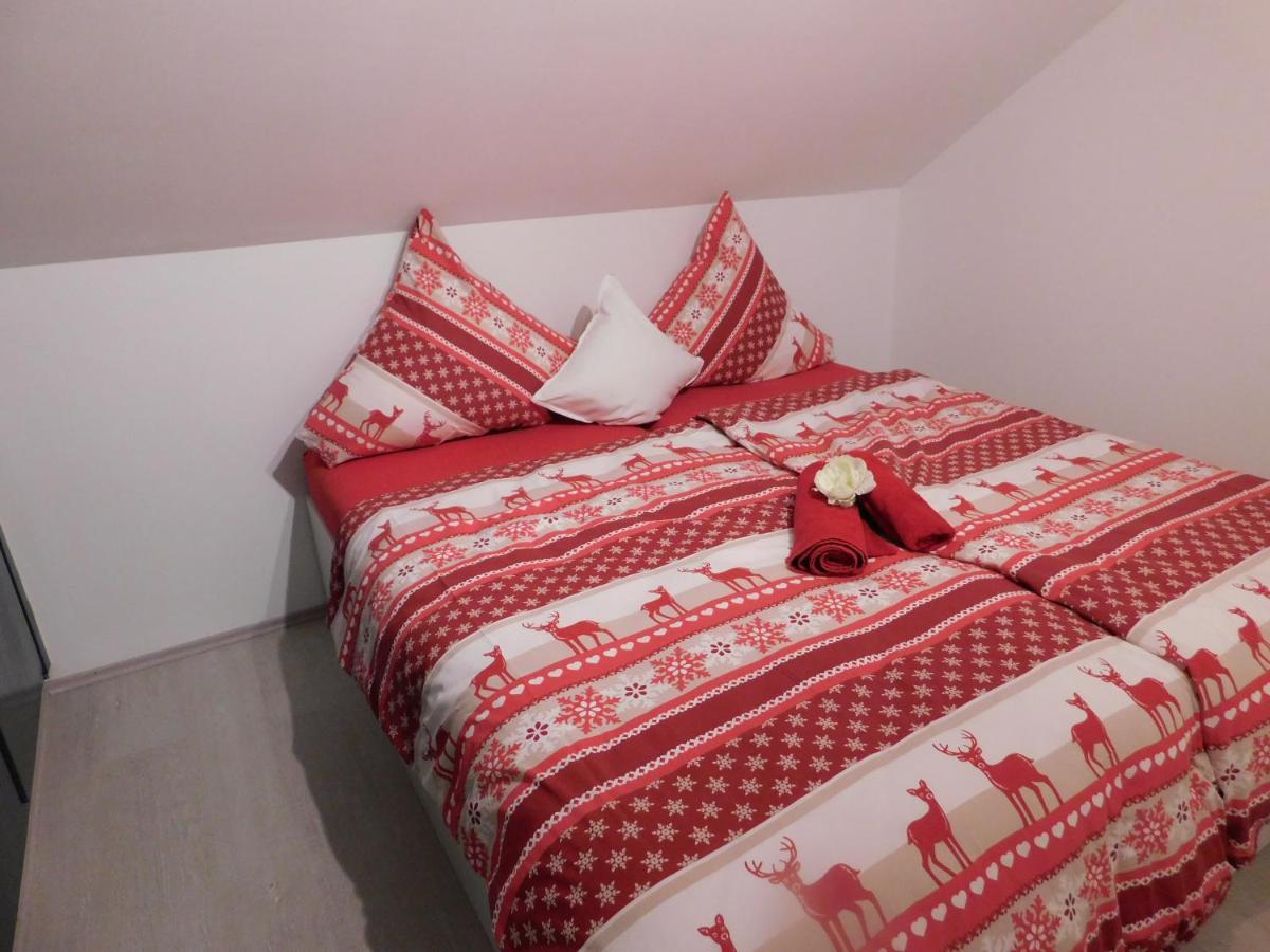 Haus Astenblick In Winterberg Fuer Bis Zu 35 Personen Fuer Wanderveranstaltungen Und Familienfeiern Exterior photo